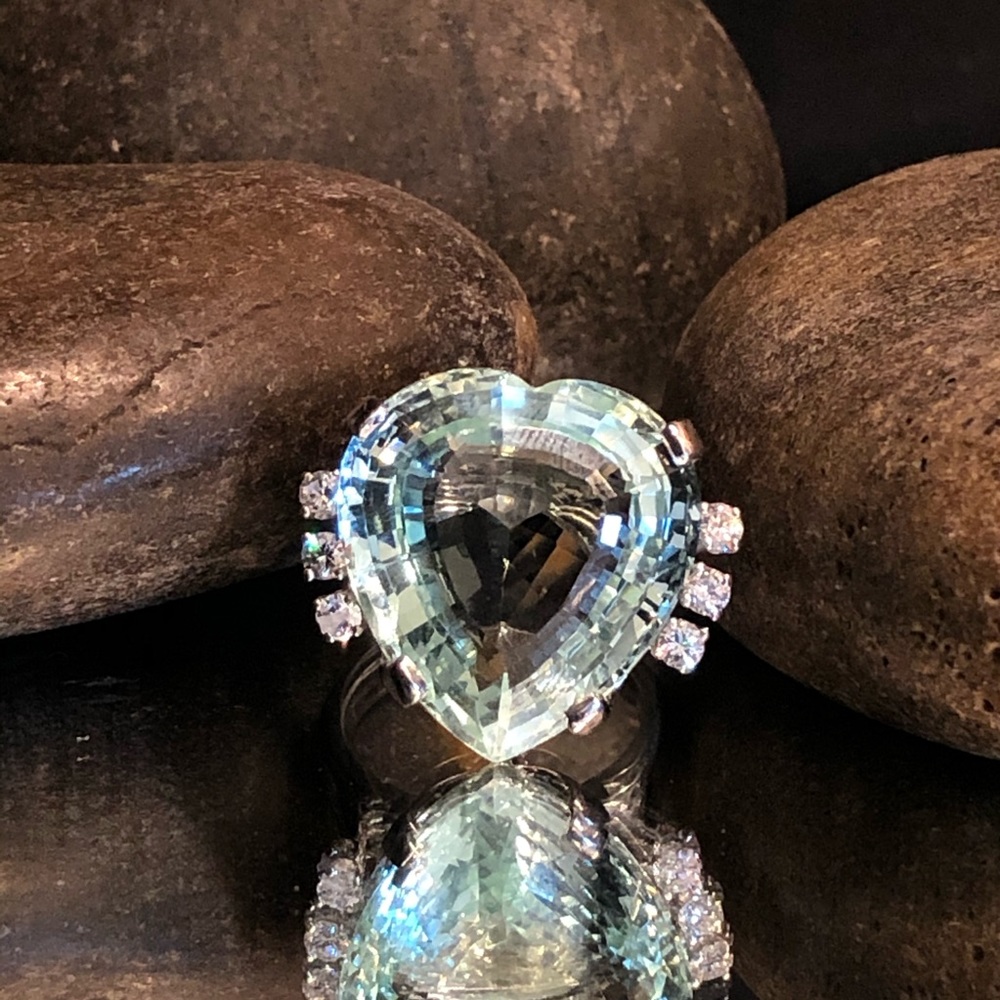 Aquamarine HEART SHAPE ring. - Picture 6 of 9